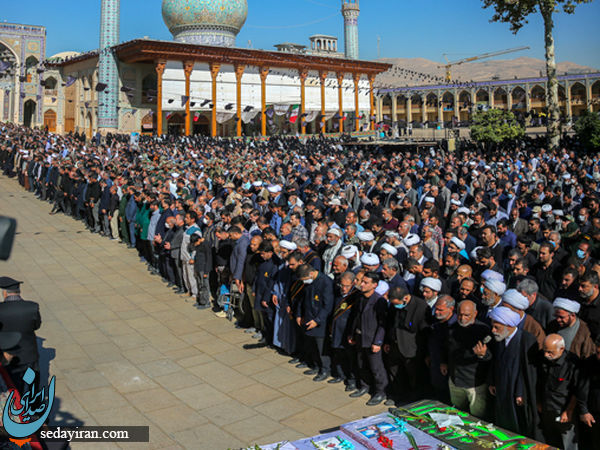 (تصاویر) مراسم خاکسپاری شهدای شاهچراغ در شیراز